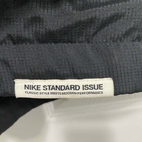 Nike Men's Black Thermafit Jacket with Hood - Picture 4 of 6